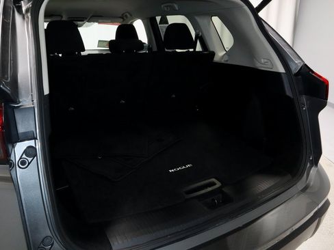 Certified 2024 Nissan Rogue SV image 14