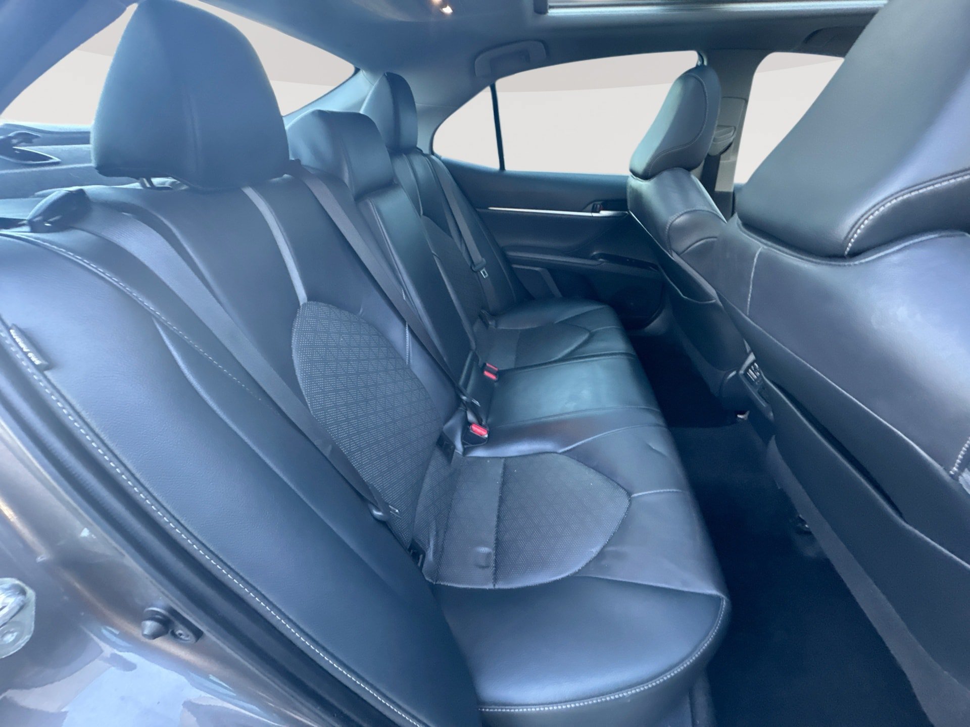 Used 2020 Toyota Camry XSE FWD image 27