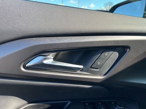 New 2026 Chevrolet Equinox EV LT image 12