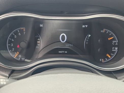 Used 2021 Jeep Grand Cherokee Laredo RWD image 15