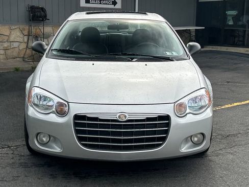 Used 2005 Chrysler Sebring Limited FWD image 9