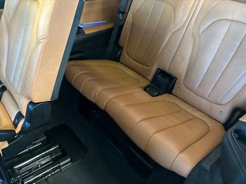 Used 2022 BMW X7 xDrive40i w/ Premium Package image 14