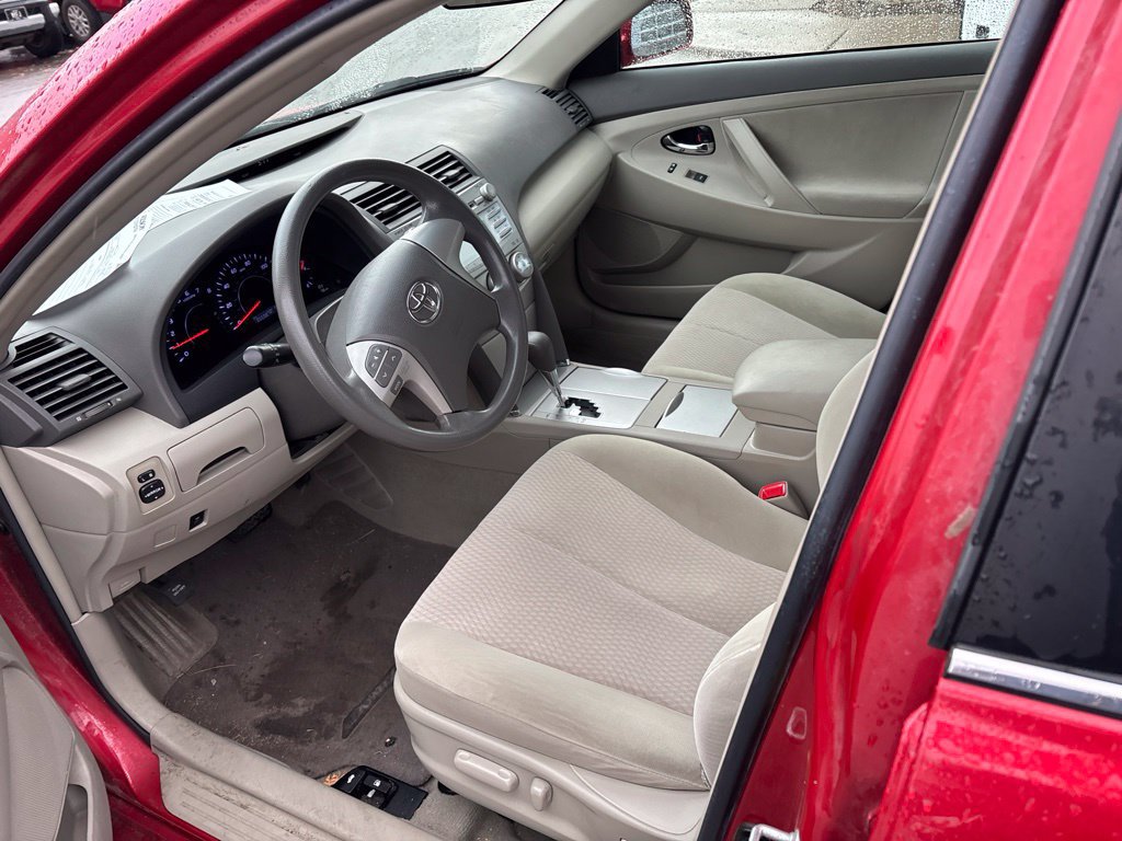 Used 2011 Toyota Camry LE FWD image 6