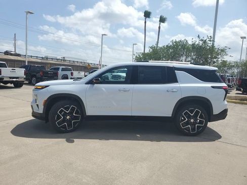 New 2026 Chevrolet Traverse High Country w/ LPO, Floor Liner Package FWD image 4
