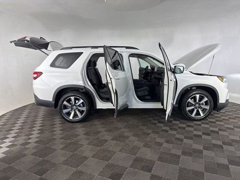 Certified 2025 Honda Pilot Elite image 17