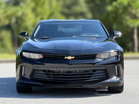 Used 2017 Chevrolet Camaro LT RWD image 3