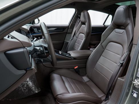 New 2026 Porsche Panamera 4S image 16