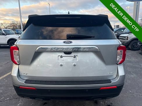 Used 2023 Ford Explorer XLT AWD/4WD image 7