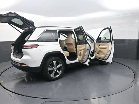 Used 2022 Jeep Grand Cherokee Limited 4xe AWD/4WD image 35