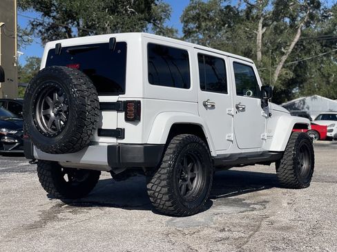 Used 2015 Jeep Wrangler Unlimited Sahara AWD/4WD image 13
