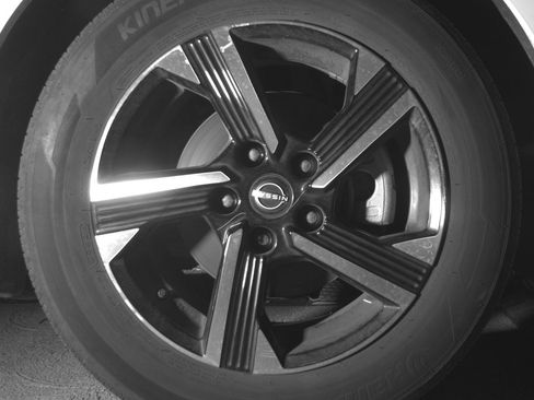 Used 2025 Nissan Sentra SV image 13