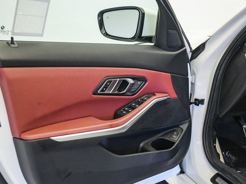 Used 2023 BMW 330i Sedan w/ M Sport Package RWD image 24