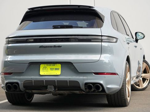 Used 2024 Porsche Cayenne Turbo AWD/4WD image 5