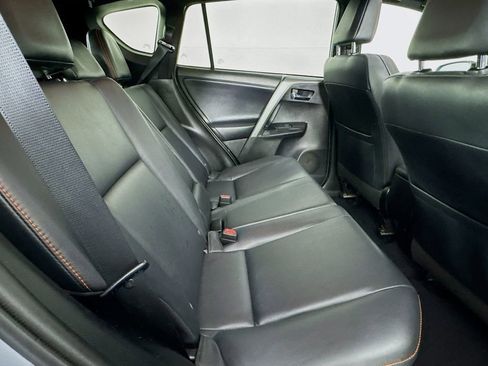 Used 2016 Toyota RAV4 SE image 34