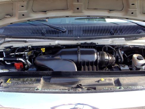 Used 2013 Ford E-150 and Econoline 150 Wagon RWD image 13