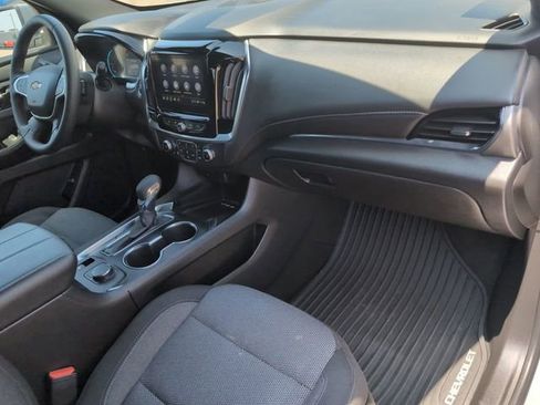 Certified 2023 Chevrolet Traverse LT FWD image 27