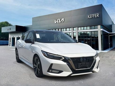 Used 2021 Nissan Sentra SR w/ SR Premium Package FWD image 2