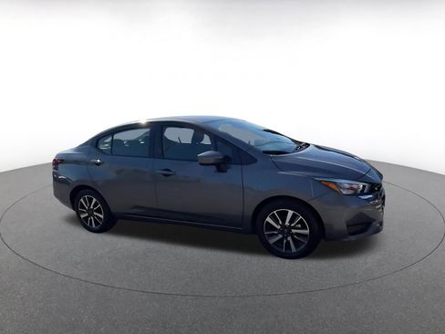 Used 2025 Nissan Versa SV image 2