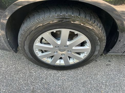 Used 2015 Chrysler Town & Country Touring FWD image 10