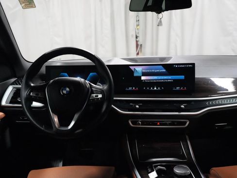 Used 2025 BMW X5 xDrive40i image 3