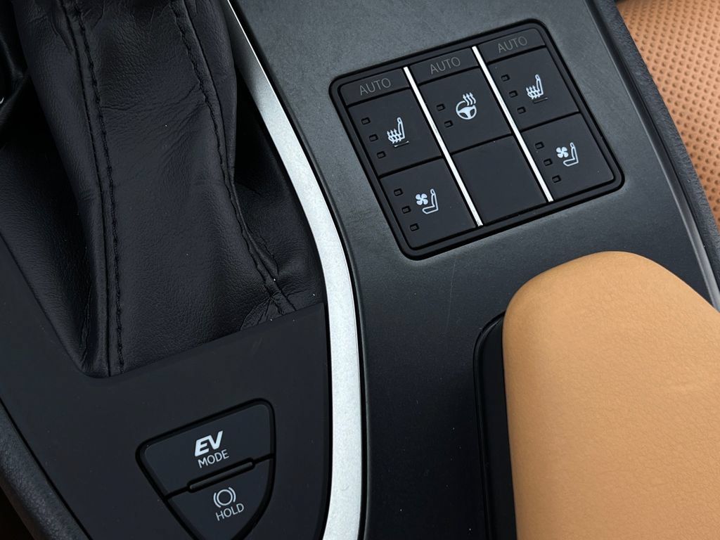 Used 2023 Lexus UX 250h AWD w/ Premium Package image 20
