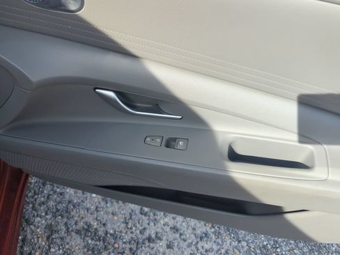 Used 2023 Hyundai Elantra SEL FWD image 33
