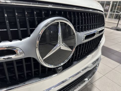 Used 2025 Mercedes-Benz GLC 350e 4MATIC w/ Driver Assistance Package image 21