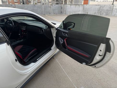 Used 2018 Subaru BRZ tS image 19