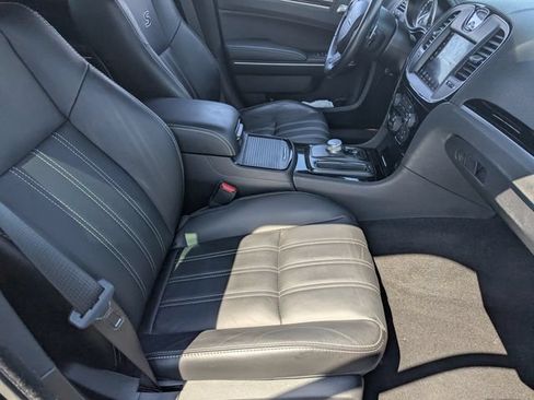 Used 2021 Chrysler 300 S w/ S Model Appearance Package RWD image 10