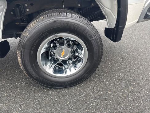 Used 2024 Chevrolet Silverado 3500 LT w/ Convenience Package image 11