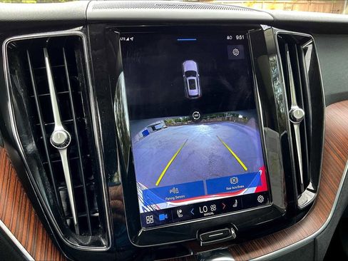 Used 2023 Volvo XC60 B5 Plus w/ Climate Package image 24