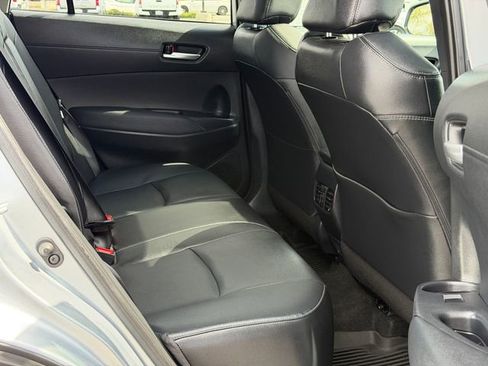 Used 2023 Toyota Corolla Cross XLE w/ Convenience Package FWD image 20