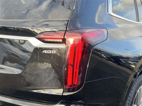 Used 2025 Cadillac XT6 Premium Luxury image 11