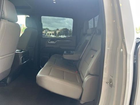 Used 2022 GMC Sierra 1500 SLT AWD/4WD image 9