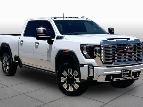 Used 2025 GMC Sierra 2500 Denali w/ Denali Reserve Package AWD/4WD image 3