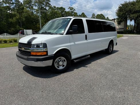 Used 2019 Chevrolet Express 3500 LT w/ LT Preferred Equipment Group RWD image 27