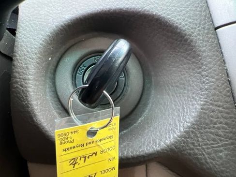 Used 2005 Lexus RX 330 AWD w/ Premium Plus Pkg image 16