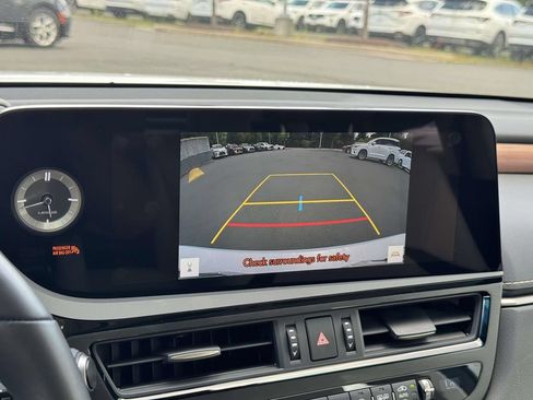 Used 2025 Lexus ES 350 w/ Premium Package FWD image 11