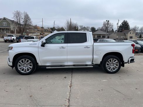 Used 2019 Chevrolet Silverado 1500 High Country w/ High Country Premium Package image 2