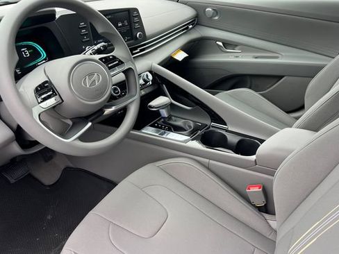 New 2026 Hyundai Elantra Hybrid FWD image 10
