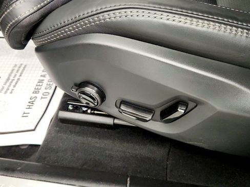 Used 2025 Volvo XC60 B5 Ultra w/ Protection Package Premier AWD/4WD image 11