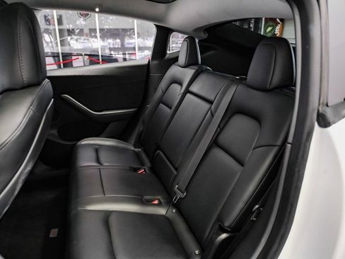 Used 2021 Tesla Model Y Long Range image 34