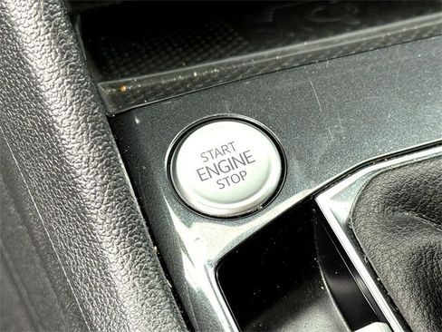 Certified 2024 Volkswagen Tiguan SE image 20