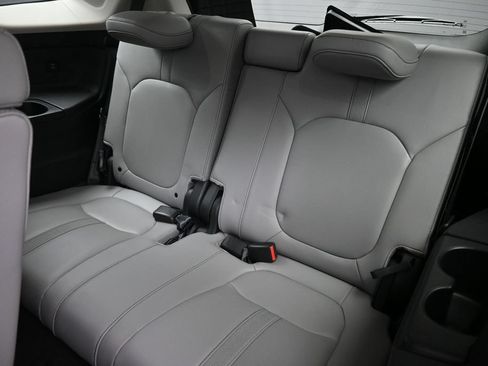 Used 2024 Honda Pilot Touring image 21