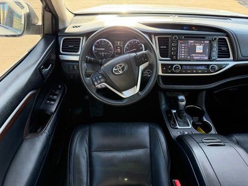 Used 2014 Toyota Highlander Limited image 10
