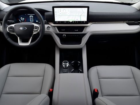 New 2026 Ford Explorer Active w/ Active Comfort Package image 7