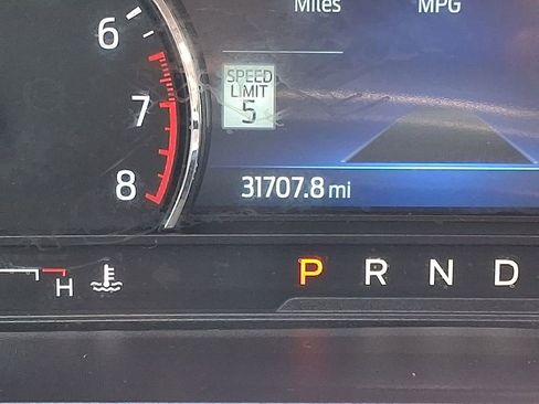 Certified 2022 Ford Explorer XLT w/ Equipment Group 202A AWD/4WD image 19