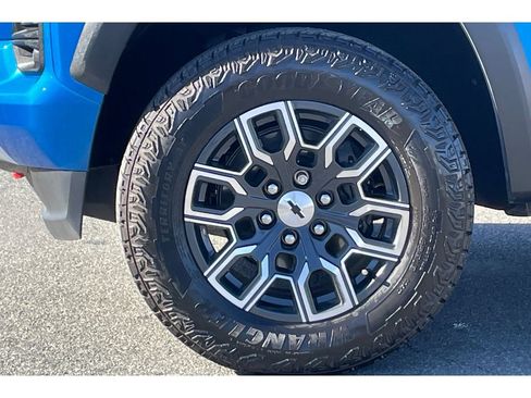 Used 2024 Chevrolet Colorado Z71 w/ Z71 Convenience Package 2 image 38