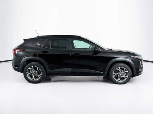 Used 2025 Chevrolet Trax LT w/ LT Convenience Package FWD image 10