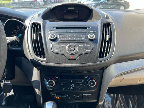Used 2017 Ford Escape SE FWD image 19